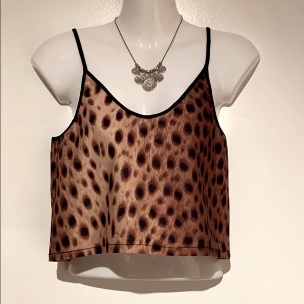 💟 2/&15 💟 Leopard Crop Tank Top !!!